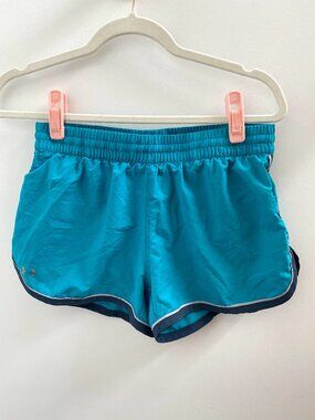 Under Armour Heat Gear Fitted Athletic Shorts - Small
